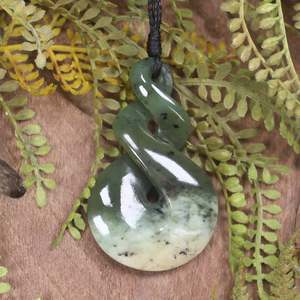 NZ Greenstone Medium Twist Pendant (BX887) Hapopo Pounamu