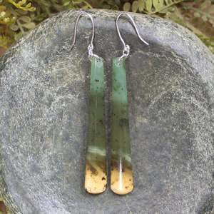 NZ Greenstone Medium Roimata Earrings (CB955) Flower Jade Pounamu