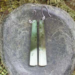 NZ Greenstone Medium Roimata Earrings (CB949) Hapopo Pounamu