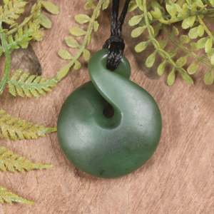 NZ Greenstone Small Twist Pendant (BX045) Hapopo Pounamu