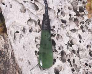 NZ Greenstone Medium Roimata Pendant (BH099) Hapopo Pounamu