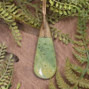 Pendants: NZ Greenstone Small Roimata Pendant (BN061) Raukaraka Pounamu