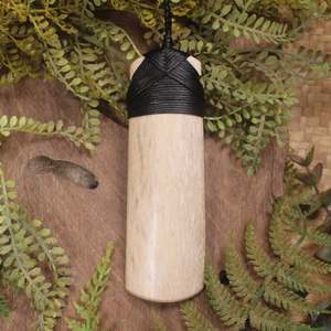Pendants: NZ Whale Bone XLarge Toki Pendant (CC392) NZ SALE ONLY
