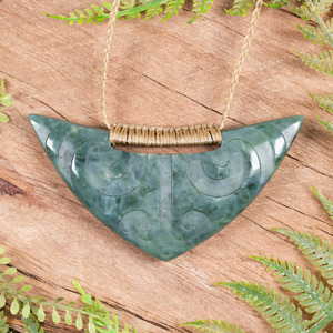 NZ Greenstone Large Kōuma Breastplate Pendant (CC554) Inanga Pounamu