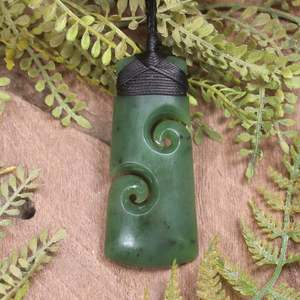 NZ Greenstone Medium Toki with Koru Pendant (CB581) Hapopo Pounamu