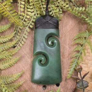 NZ Greenstone Large Toki with Koru Pendant (CA264) Kawakawa Pounamu