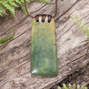 NZ Greenstone Medium Toki Pendant (CA095) Raukaraka Pounamu