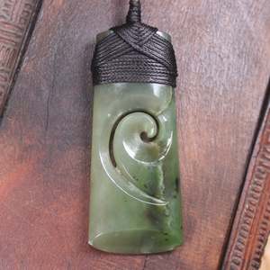 NZ Greenstone Medium Toki with Koru Pendant (AX560) Hapopo Pounamu