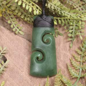 NZ Greenstone Medium Toki with Koru Pendant (CB582) Hapopo Pounamu