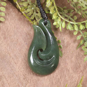 NZ Greenstone Small Hei Matau Pendant (BX627) Hapopo Pounamu
