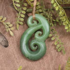 NZ Greenstone Small Mangōpare Hammerhead Pendant (CC264) Hapopo Pounamu