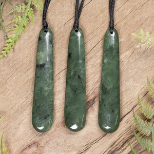 NZ Greenstone Medium Roimata Pendant (CC360) Hapopo Pounamu