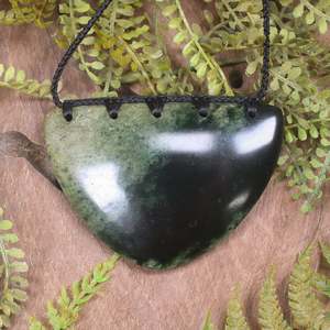 NZ Greenstone Large Kōuma Breastplate Pendant (CC496) Raukaraka Pounamu