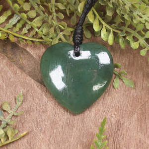 NZ Greenstone Small Heart Pendant (BX558) Hapopo Pounamu