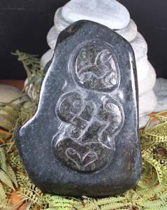 NZ Serpentine Tiki Sculpture (6a)