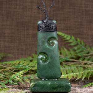 NZ Greenstone Toki with Koru Sculpture (CB549) Hapopo Pounamu
