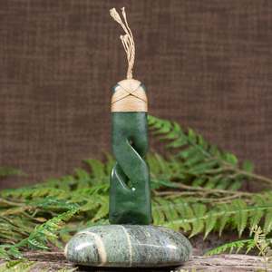 Pounamu Sculptures Touchstones: NZ Greenstone Toki with Twist Sculpture (CB548) Hapopo Pounamu