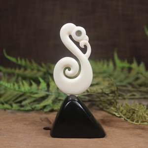 Bone Small Manaia Sculpture (CB974)