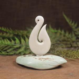 Bone Small Matau Sculpture (CB970)