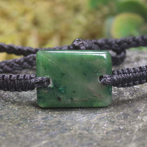 NZ Greenstone Adjustable Cord Bracelet (BT088) Kawakawa Pounamu
