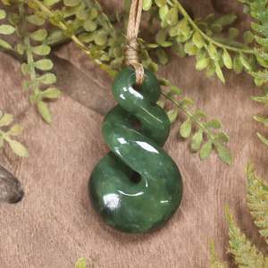 NZ Greenstone Small Twist Pendant (CC235) Hapopo Pounamu