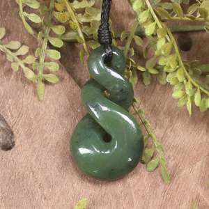 NZ Greenstone Small Twist Pendant (CB292) Hapopo Pounamu