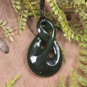 NZ Greenstone Medium Twist Pendant (CA344) Kawakawa Pounamu