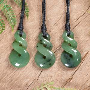 NZ Greenstone XSmall Twist Pendant (CB294) Hapopo Pounamu