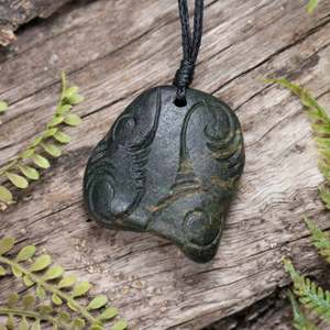 NZ Serpentine Small Freeform Pendant (BT647)