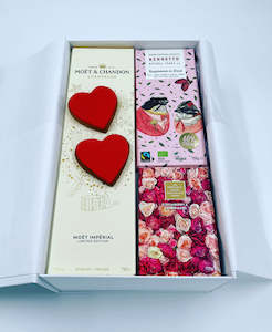 The Hamper Bar: Chocolates & Moet