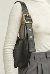 Brie Leon: Everyday Croissant Bag | Black