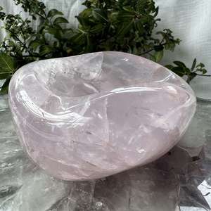 Rose quartz dish - The Hidden Gem
