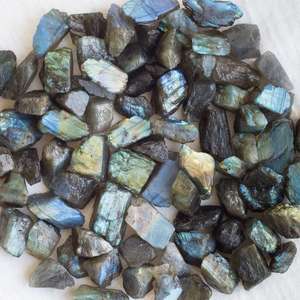 Natural: Labradorite - The Hidden Gem