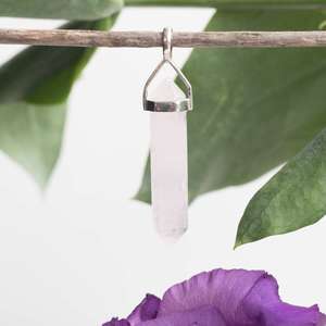 Products: Rose quartz pendant - The Hidden Gem