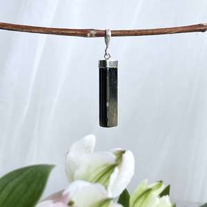 Products: Black tourmaline pendant - The Hidden Gem