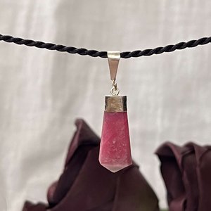 Products: Pink tourmaline pendant - The Hidden Gem
