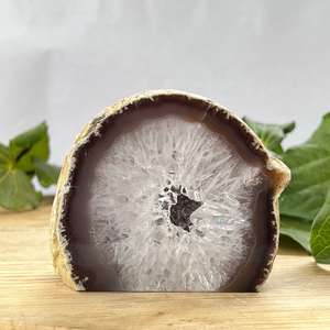 Agate half geode - The Hidden Gem