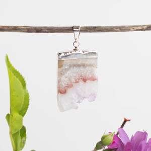 Amethyst agate pendant - The Hidden Gem