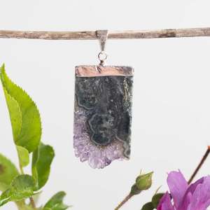 Amethyst agate pendant - The Hidden Gem
