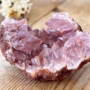 Clusters: Pink amethyst cluster - The Hidden Gem