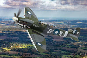 Diecast Aircraft: Corgi 1/72 Spitfire T.9 Grey Nurse