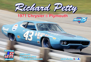 Plastic Models: Salvinos JR 1/24 R Petty 71 Plymouth Pepsi