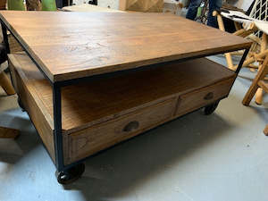 Coffee Table with 4 Drawers