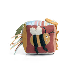 Grateful Garden: Mamas and Papas Activity Cube Toy