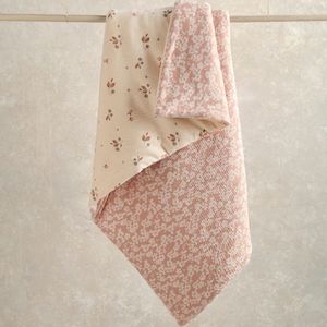 Show10: Mamas and Papas Berry/ Peony Quilt