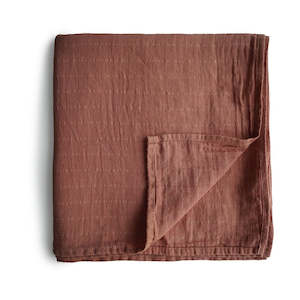 Mushie: MUSHIE - EXTRA SOFT MUSLIN SWADDLE COGNAC