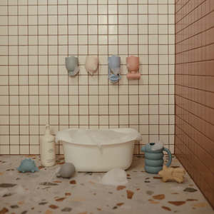 MUSHIE - BATH PLAY SET POUR AND PLAY