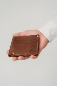 Products: wallet - The Knot Leather