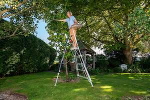 New Fully Adjustable Tripod Ladder 8ft / 2.4m
