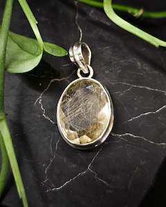 Frontpage: Rutilated Quartz Pendant